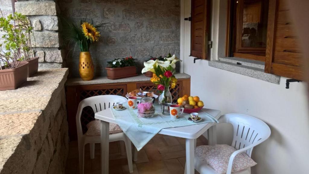 Casa Nel Borgo Di San Pantaleo Villa Ngoại thất bức ảnh